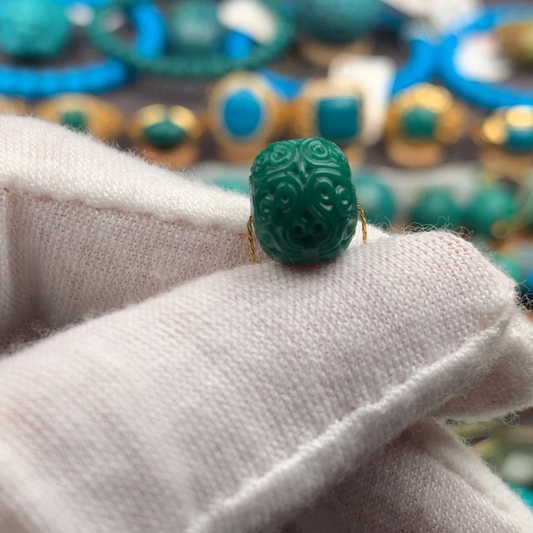 绿松石未镶嵌绿松石10*8mm