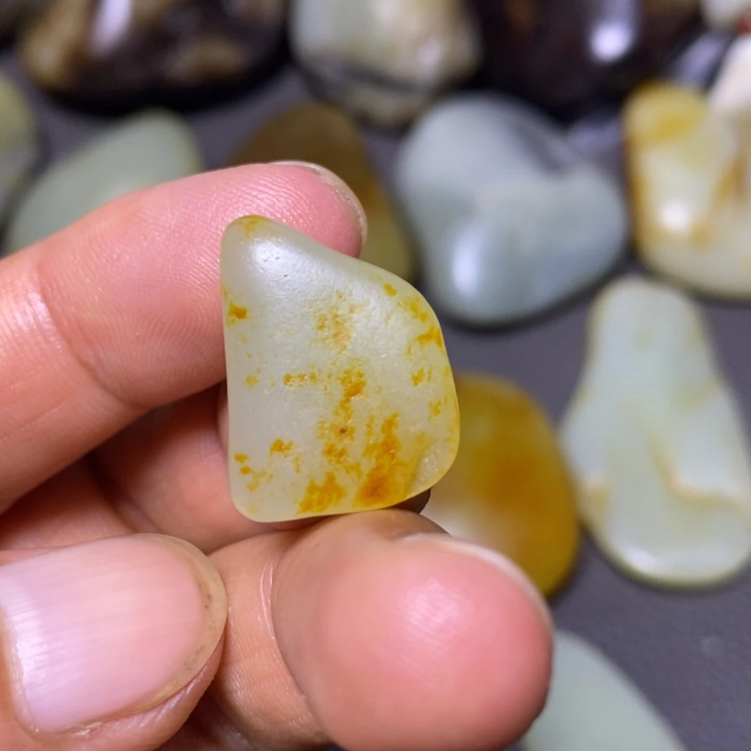 未镶嵌和田玉（糖玉）挂件