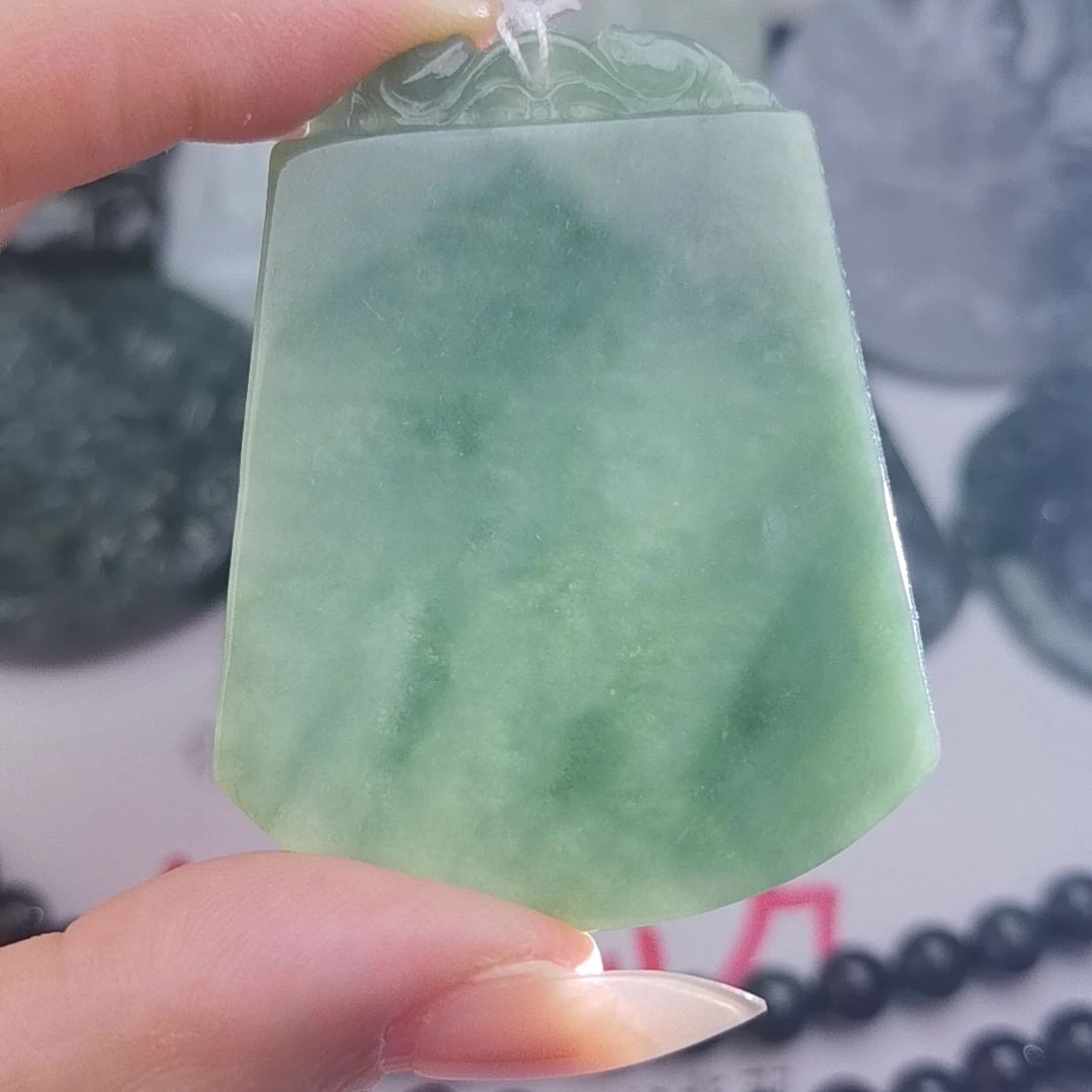 翡翠颈饰未镶嵌天然的A货翡翠多样性发货