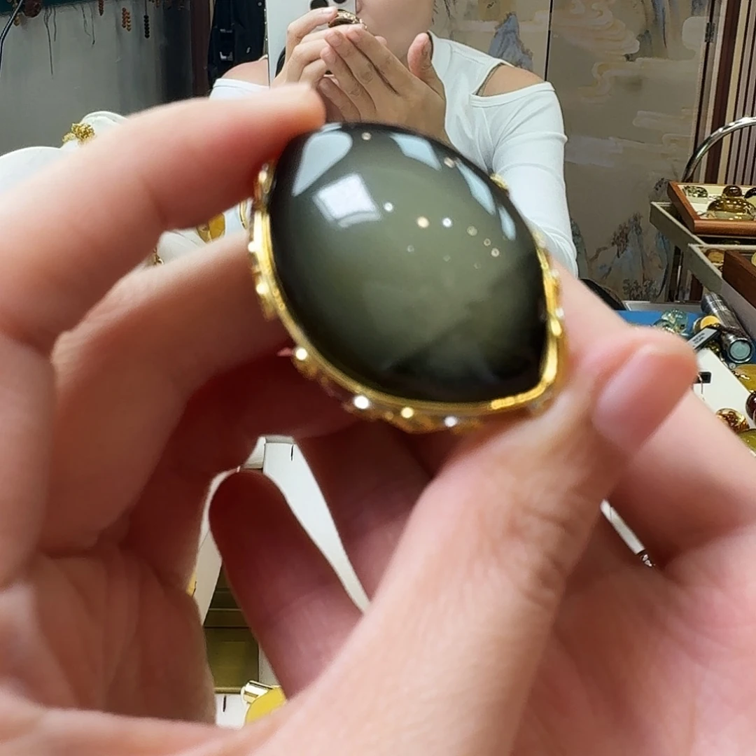 琥珀未镶嵌颈饰戒指