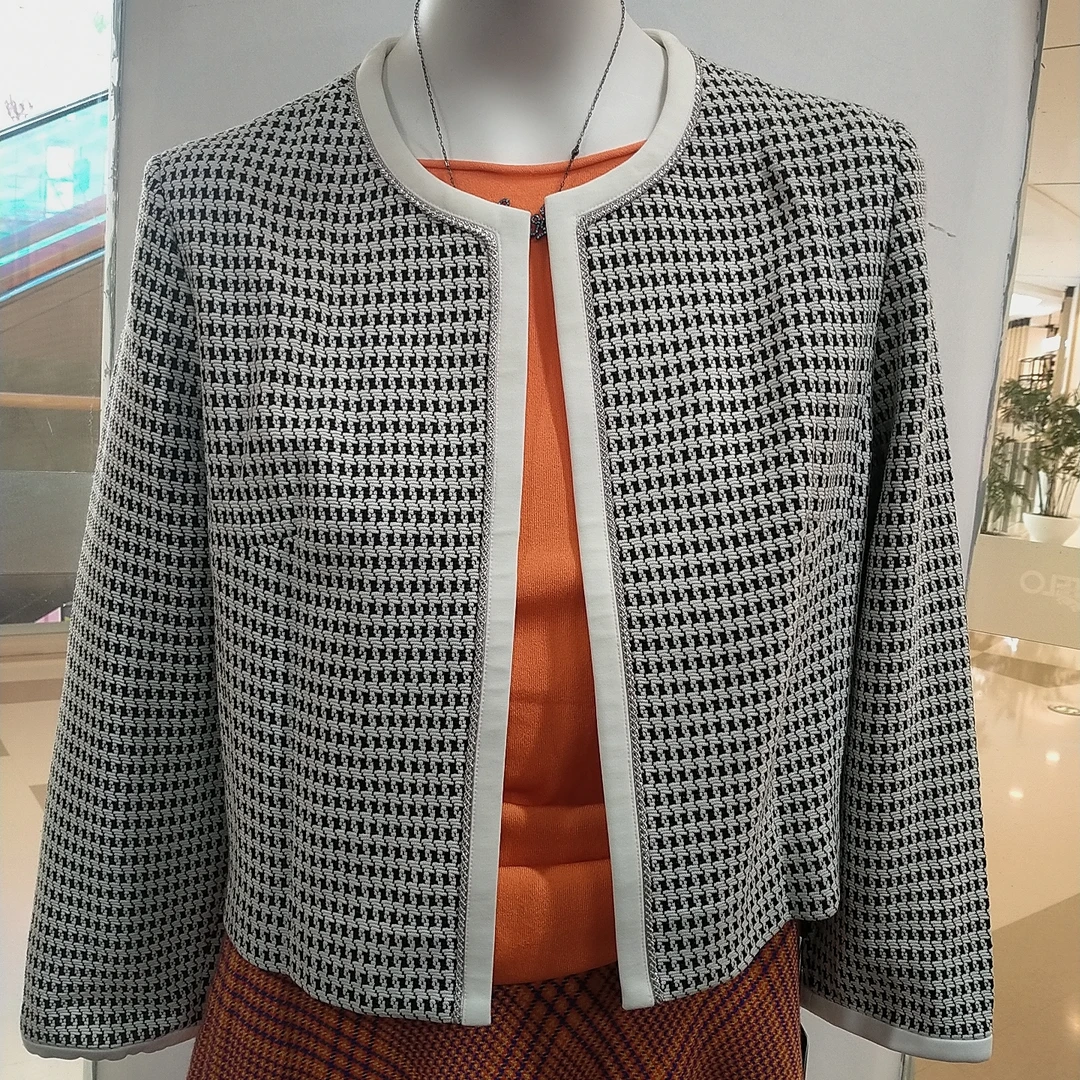 女装品质高端折扣回馈小香外套no退no换