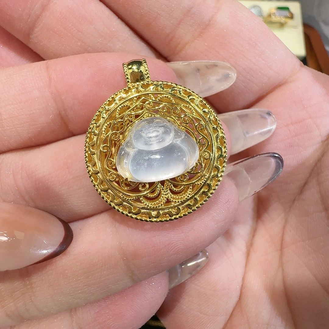 【闪购商品】颈饰18K金镶嵌翡翠