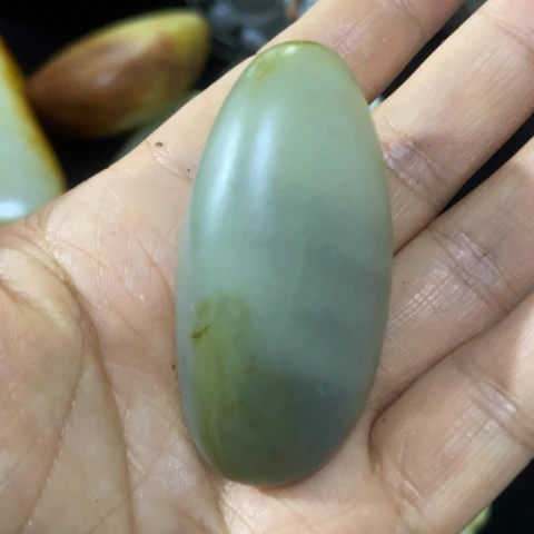 未镶嵌和田玉（糖玉）车挂