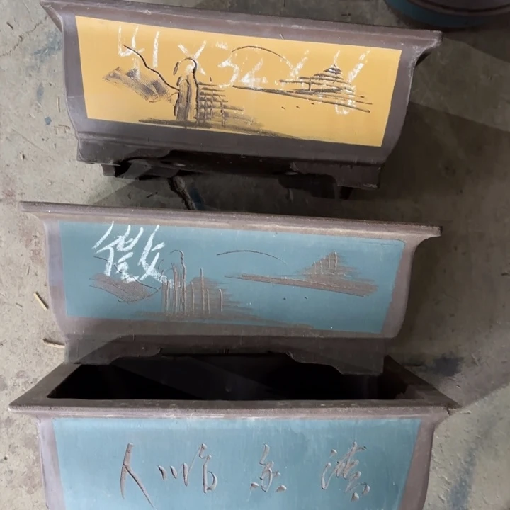 紫砂花盆500-15。          微瑕