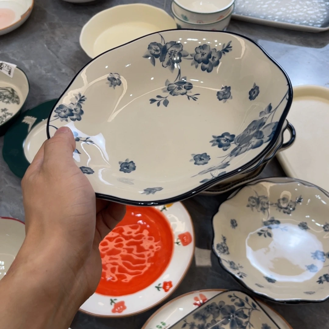 陶瓷微瑕餐具介意勿拍，满18飞！