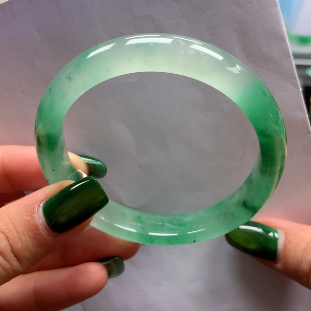 【闪购商品】石英质玉手镯未镶嵌写****涤