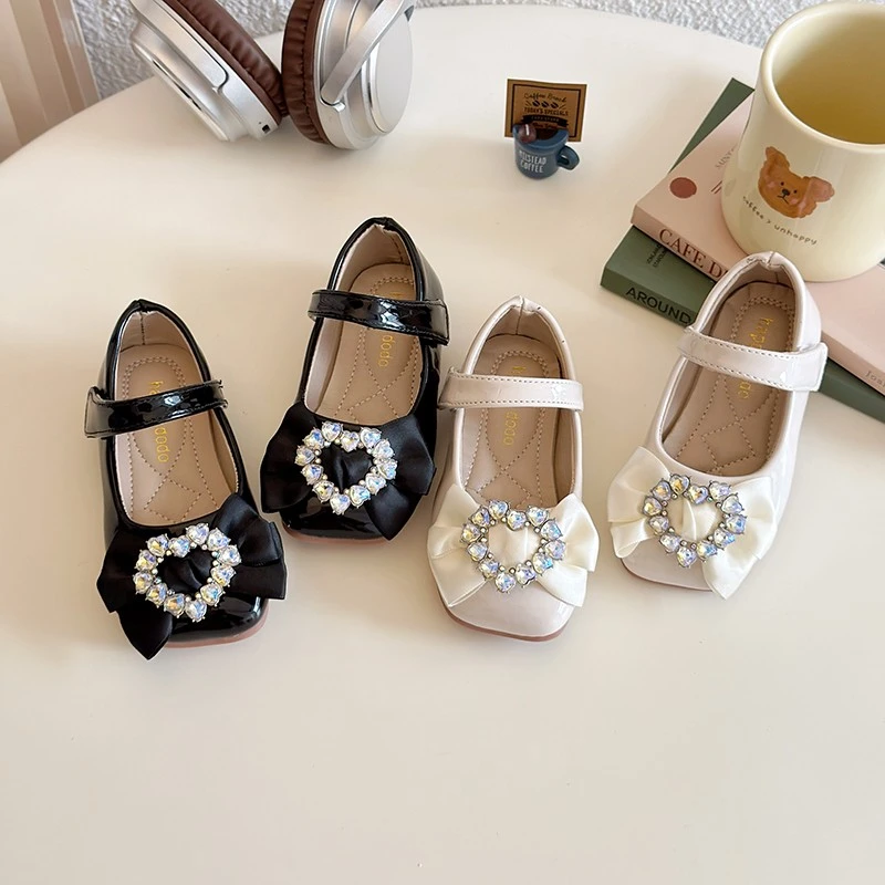 女童公主鞋2025女宝宝小皮鞋水钻蝴蝶结公主鞋1-3岁软底浅口单鞋