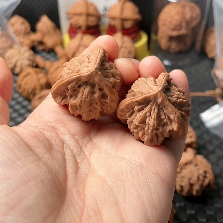 文玩核桃把件34三棱