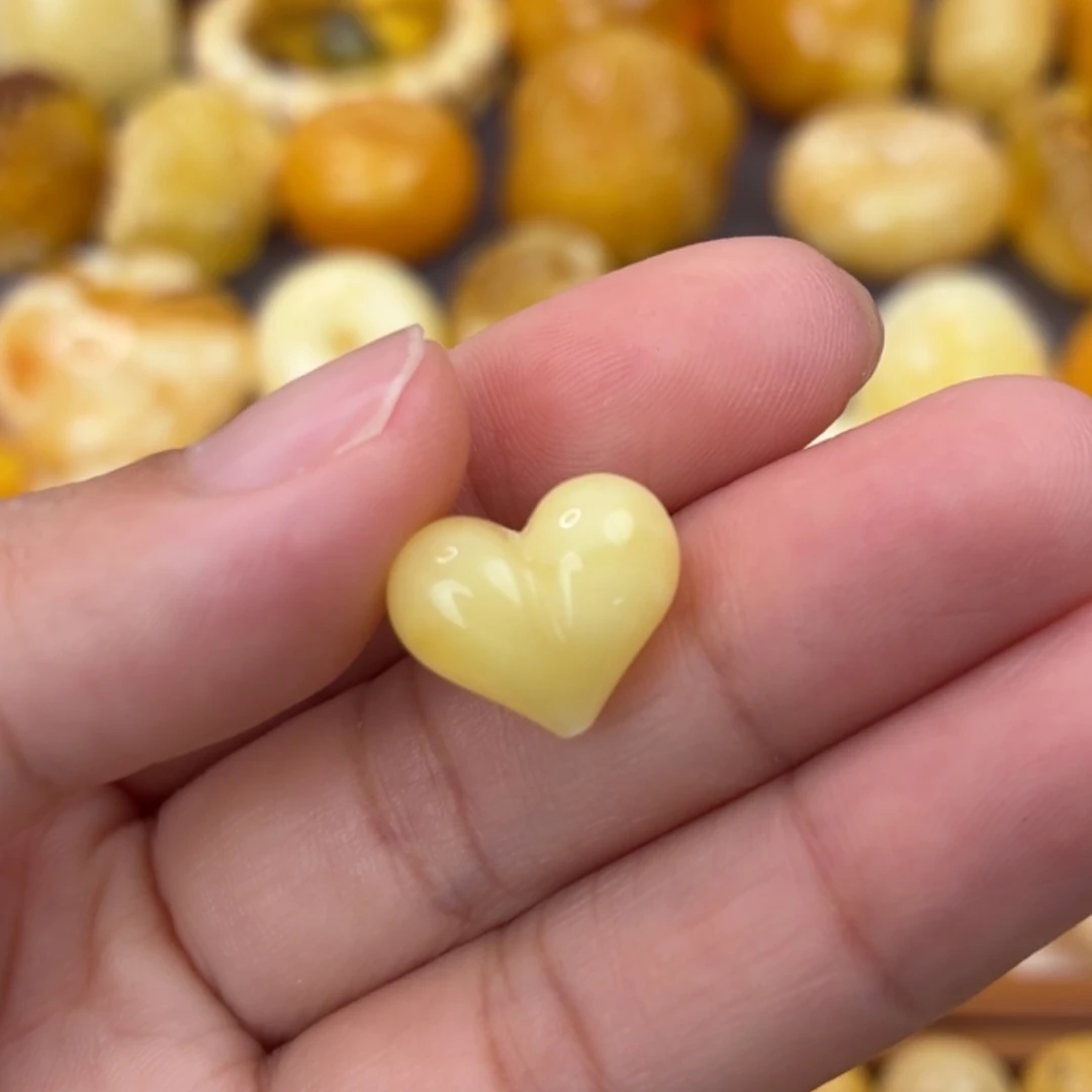 未镶嵌蜜蜡珠宝奇石屁桃