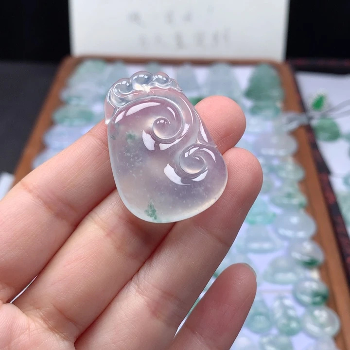 颈饰未镶嵌翡翠高冰飘花大如意