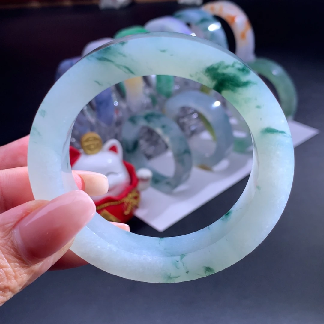 定制翡翠未镶嵌翡翠手镯