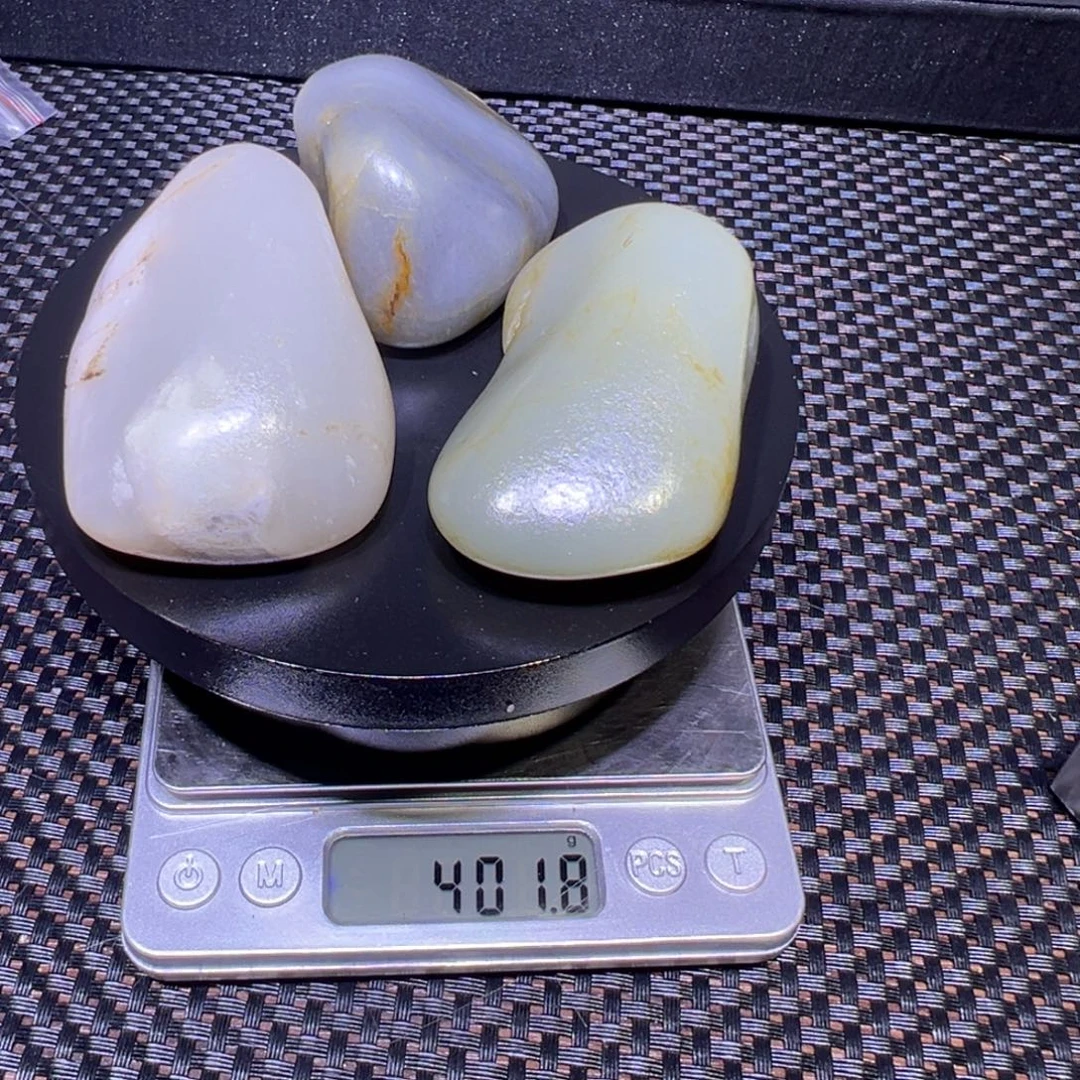 吊坠(不含链)未镶嵌和田玉（子料）401