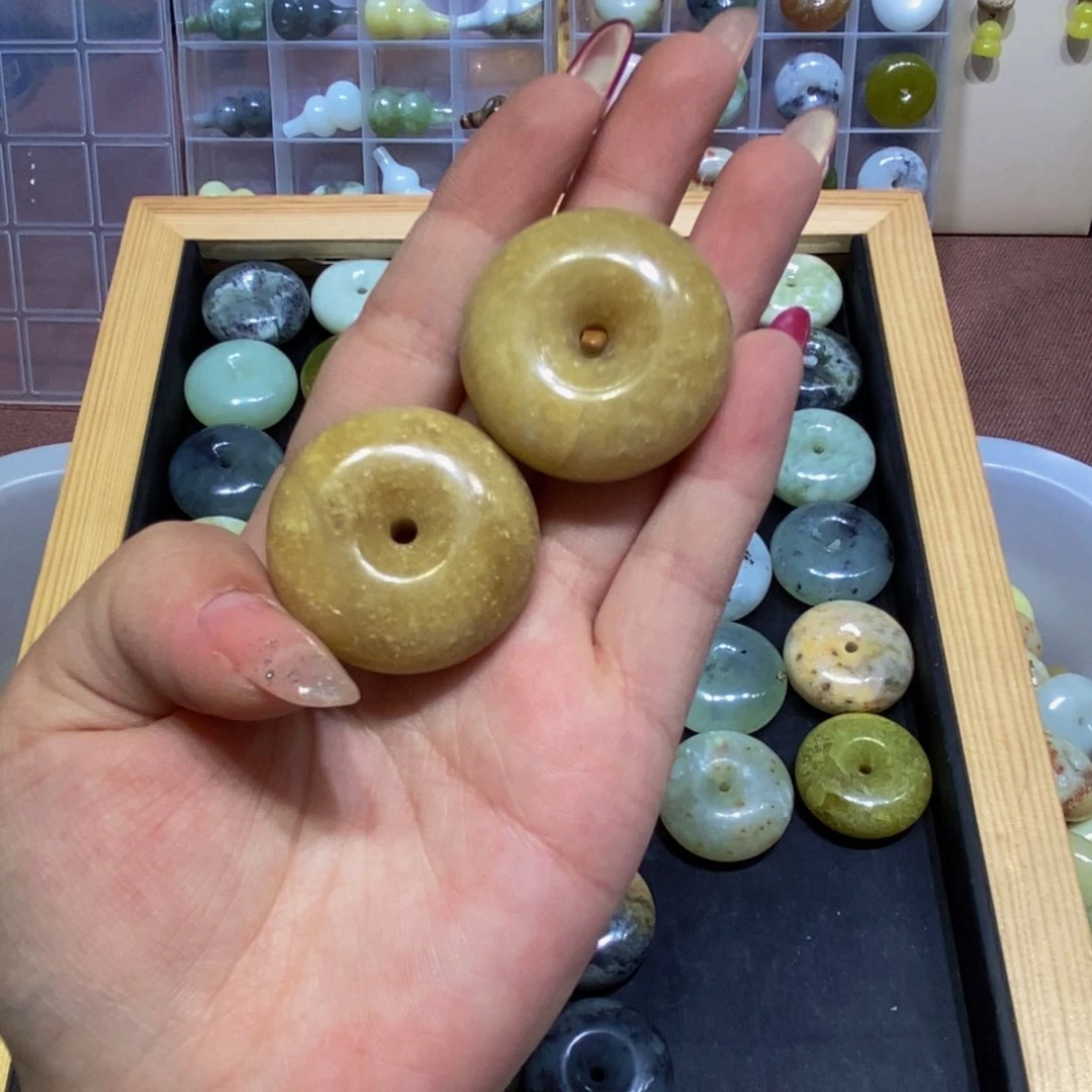 蛇纹石玉未镶嵌颈饰24