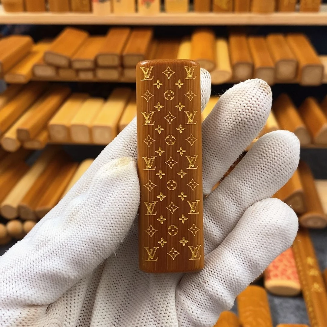 竹实心竹红皮方扁雕刻