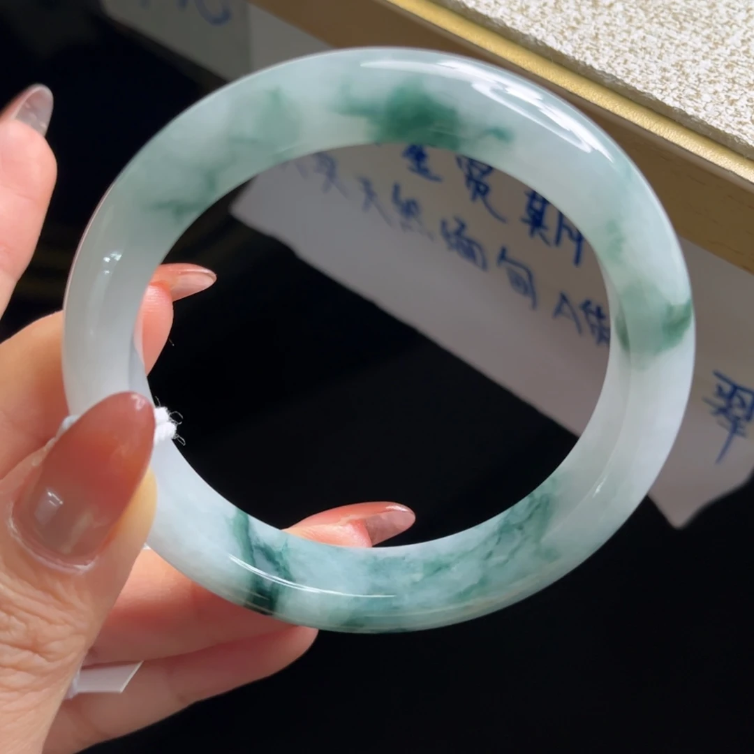 翡翠未镶嵌手镯手镯