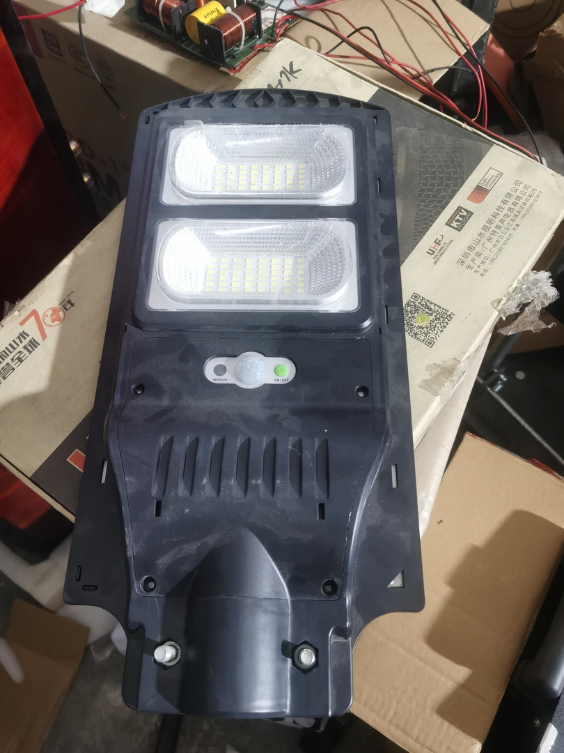 准新品  太阳能灯，一个不包邮