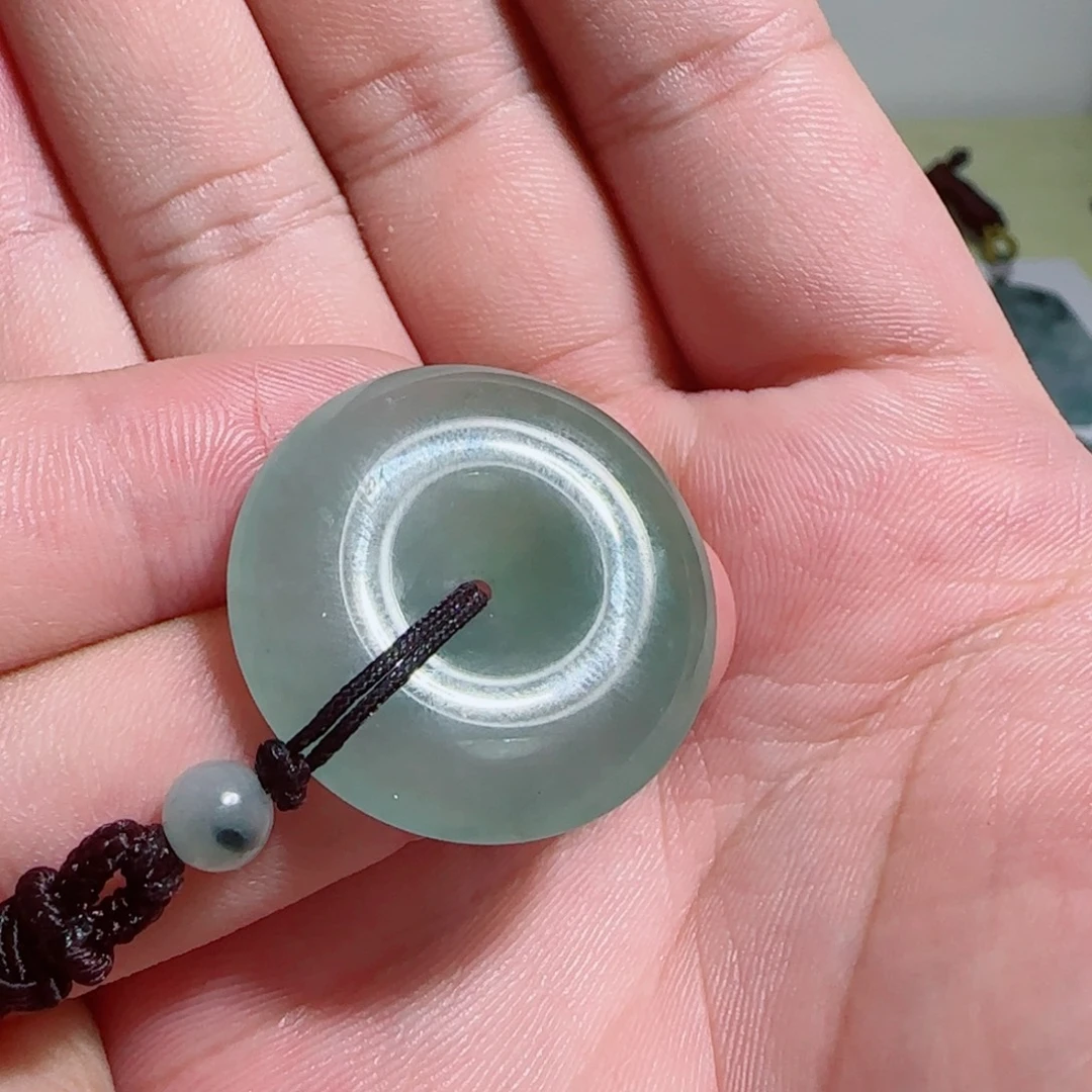 翡翠未镶嵌颈饰平安扣