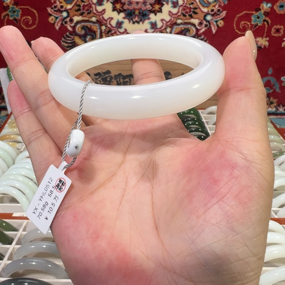 未镶嵌手镯和田玉58百里挑一新疆和田玉手镯