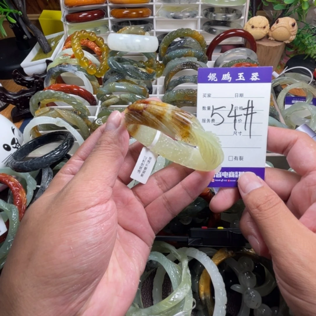 未镶嵌蛇纹石玉颈饰