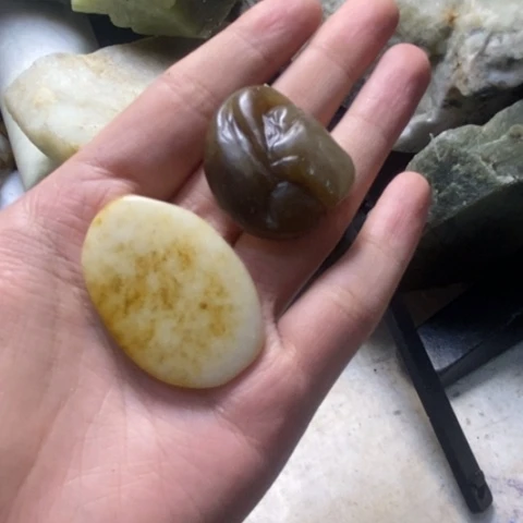 透闪石质玉未镶嵌珠宝半成品