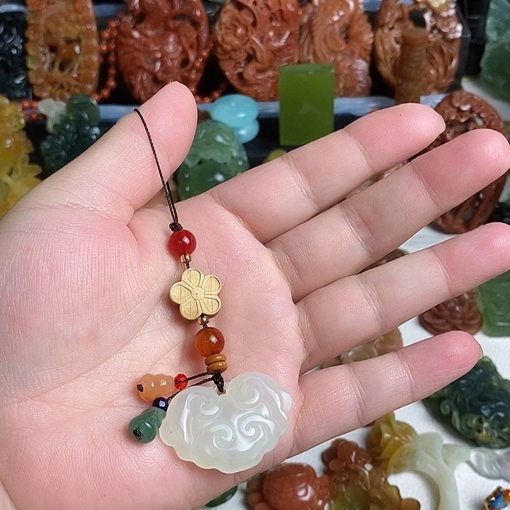 未镶嵌蛇纹石玉颈饰