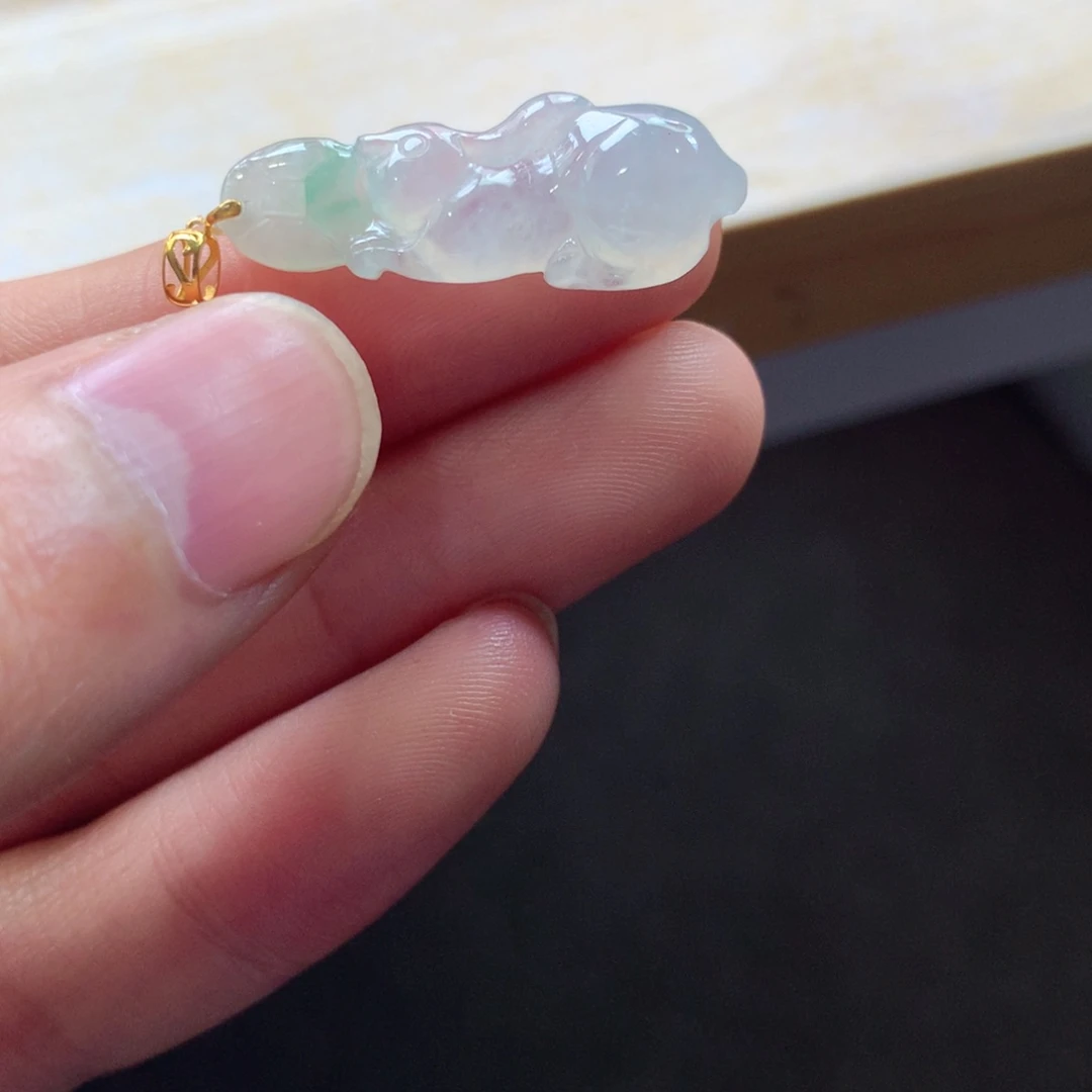 翡翠18K金镶嵌颈饰吊坠