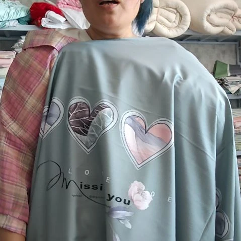 棉棉后面高端大布头尺寸3.3m。