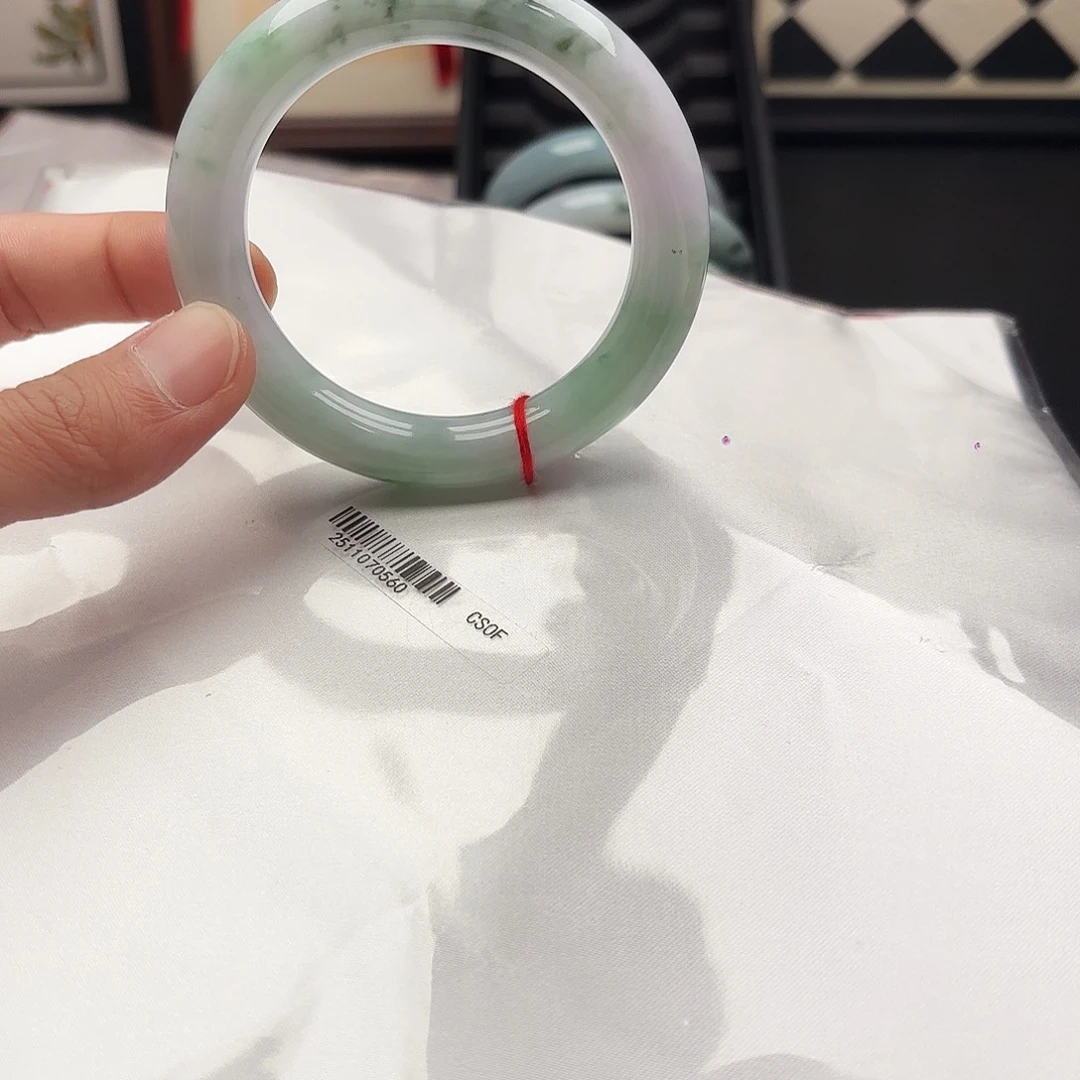 翡翠未镶嵌手镯5456 105