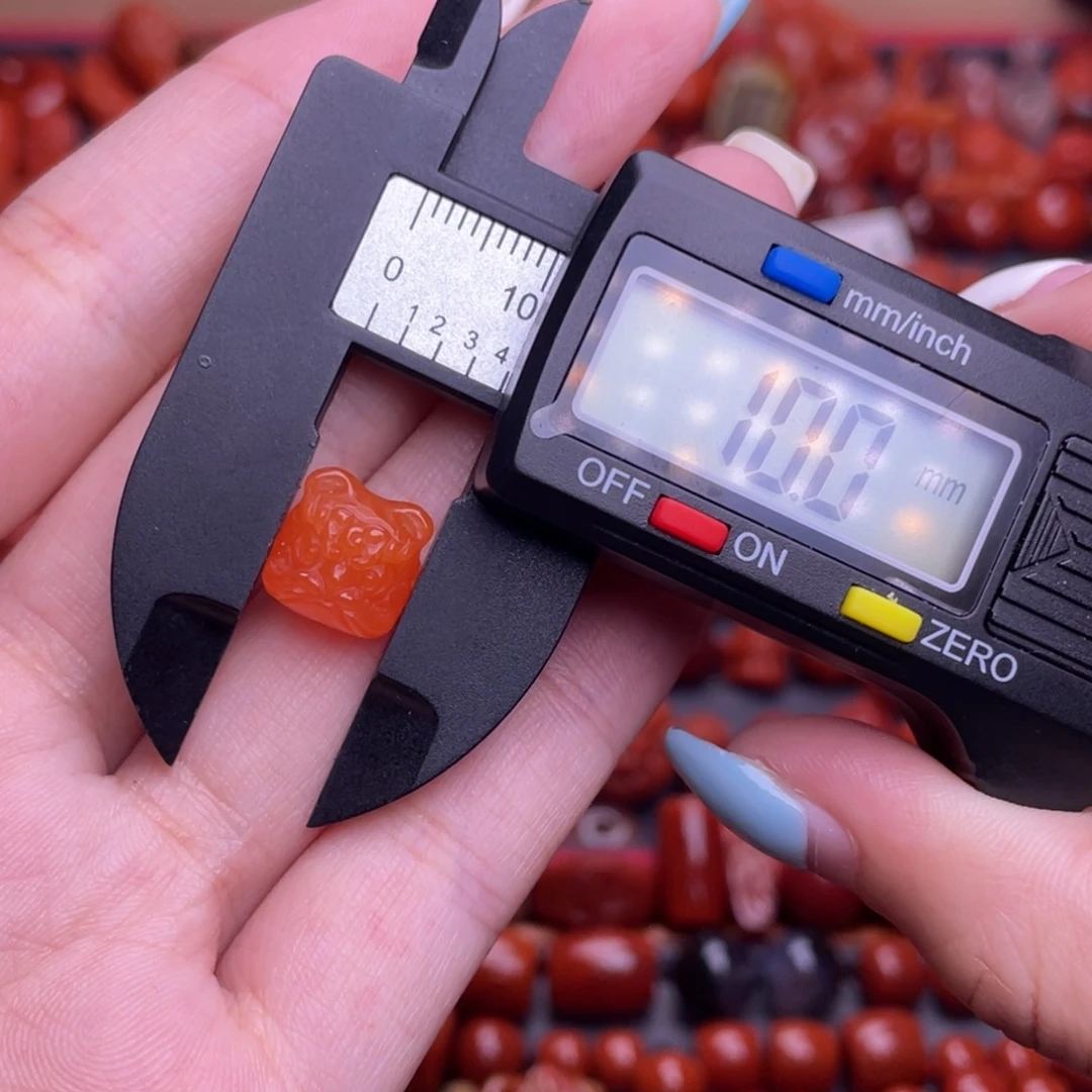 南红玛瑙配饰未镶嵌