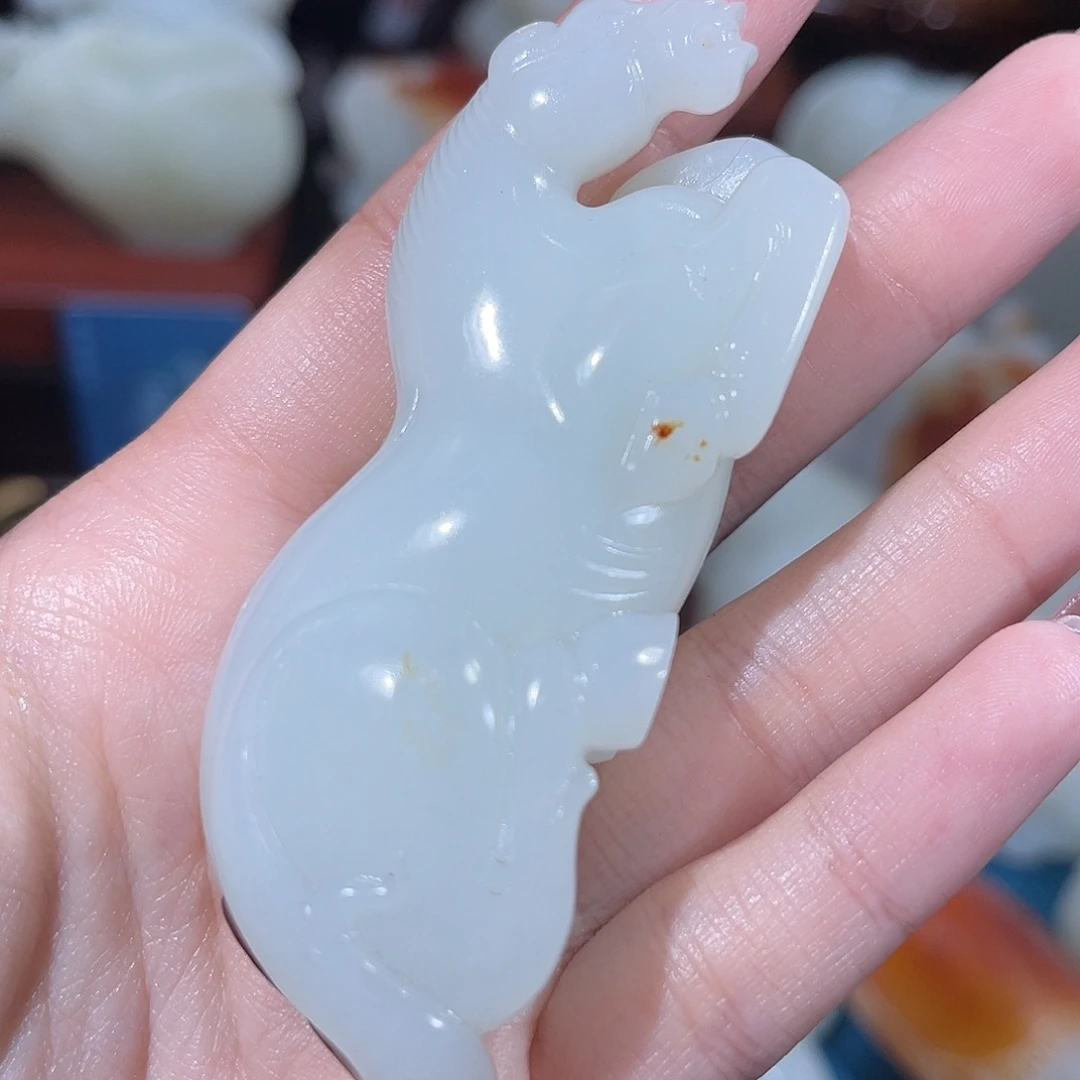 颈饰未镶嵌和田玉（糖玉）