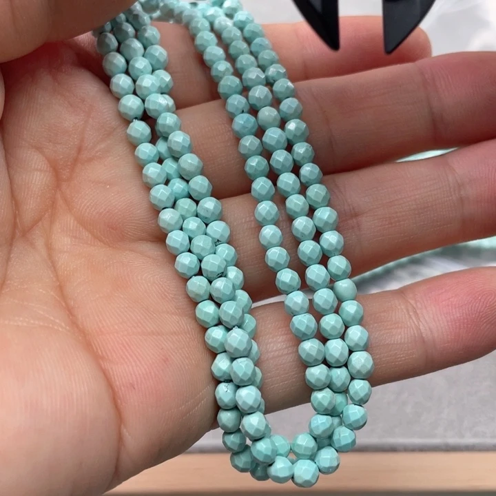 绿松石颈饰未镶嵌