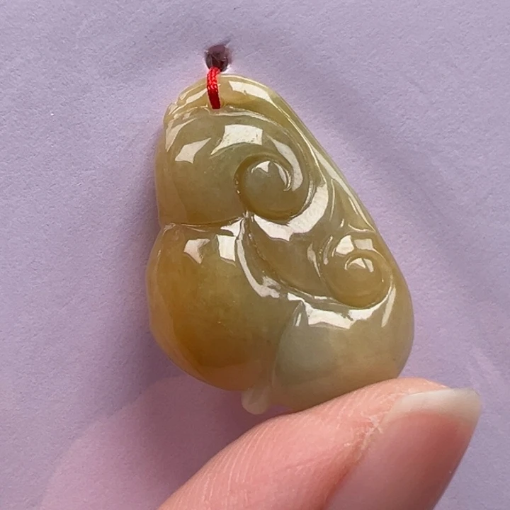 翡翠未镶嵌颈饰如意吊坠