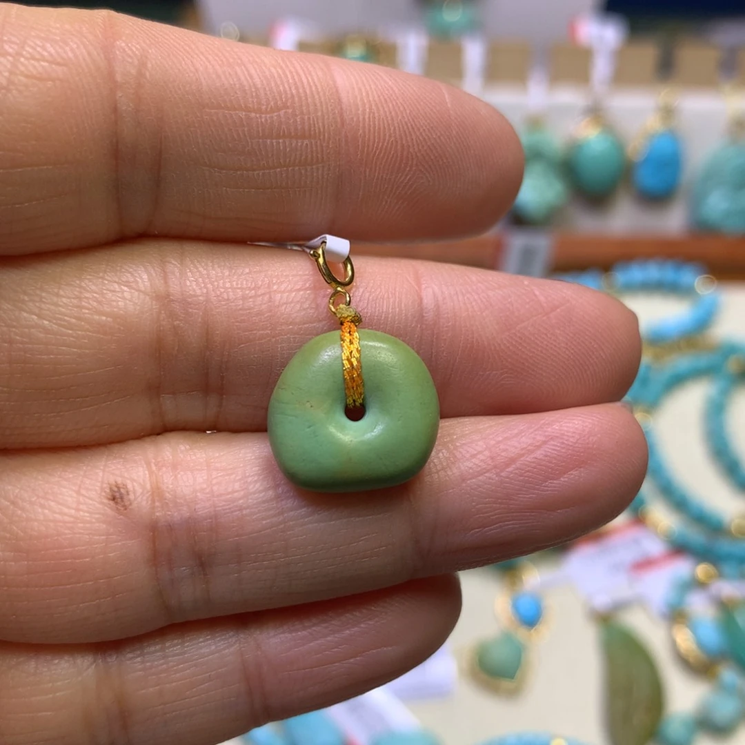绿松石挂件18K金镶嵌