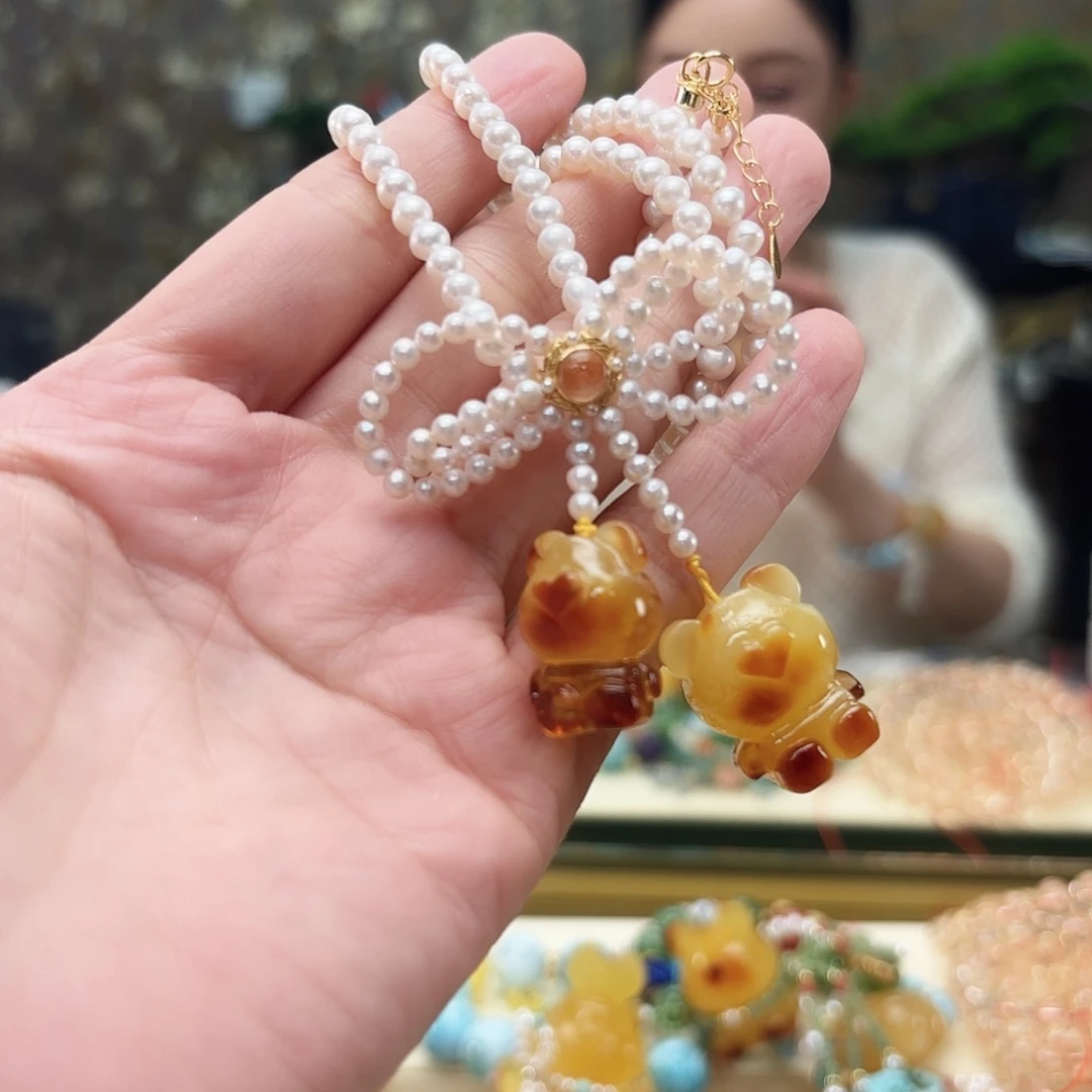 未镶嵌颈饰琥珀琥珀