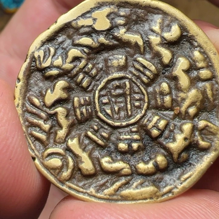 我们都是在等着看