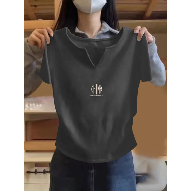 设计小众正肩短袖t恤女2025新款侧边褶皱收腰修身上衣炭灰色夏季