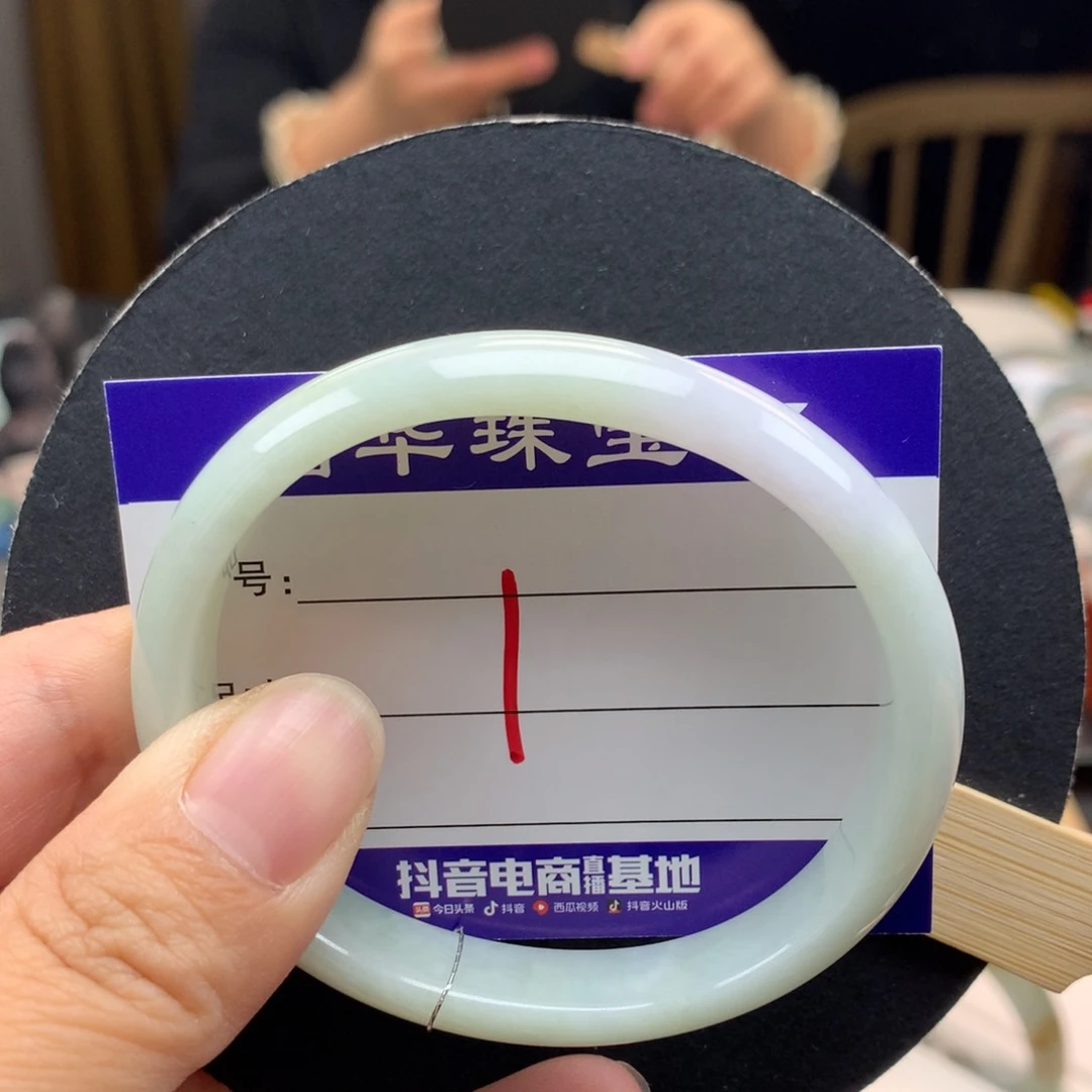 未镶嵌手镯翡翠天然翡翠手镯