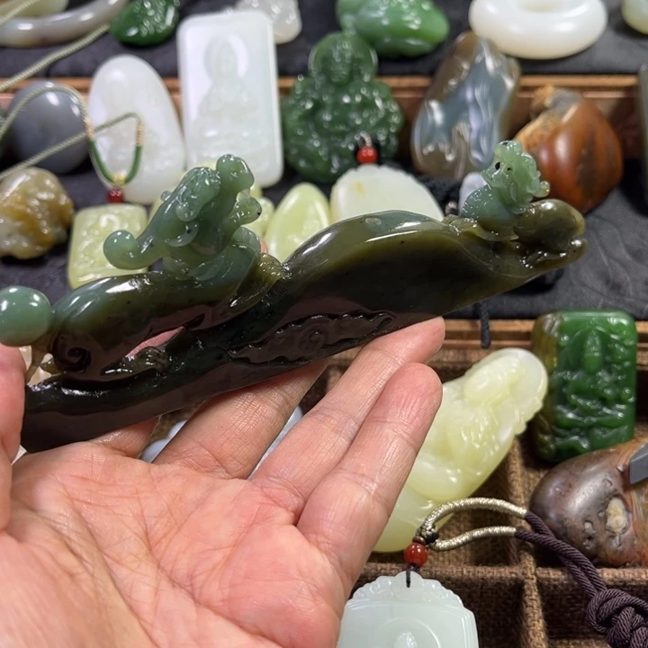 和田玉（碧玉）未镶嵌摆件