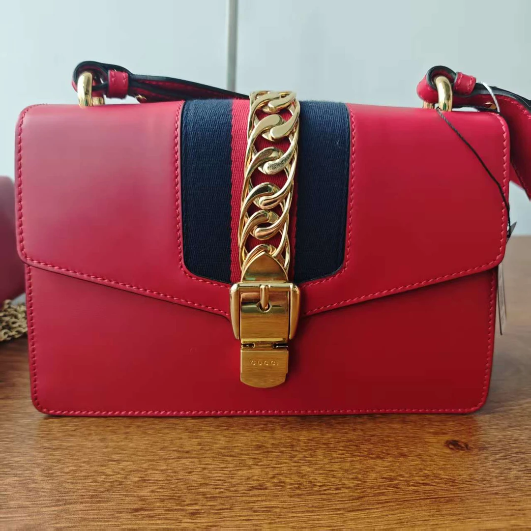 95新 GUCCI/古驰 红色塞尔维亚单肩包 704 0621