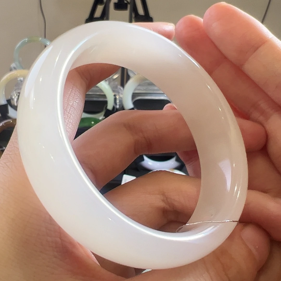 和田玉未镶嵌手镯58