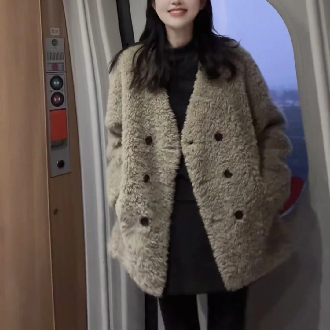 伟丽店2909款【V领皮毛外套】冬季V领双排扣中长皮毛一体外套