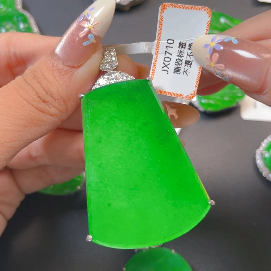 【闪购商品】颈饰银S925镶嵌翡翠翡翠