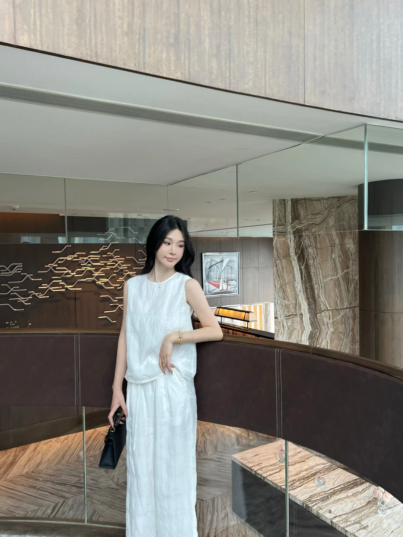 【BAGALIO】莱赛尔花边下摆纯色无袖马甲套装 859