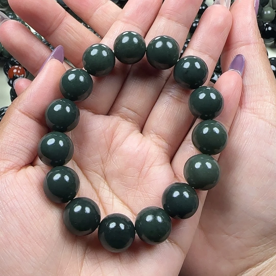 萧***郎和田玉未镶嵌手链