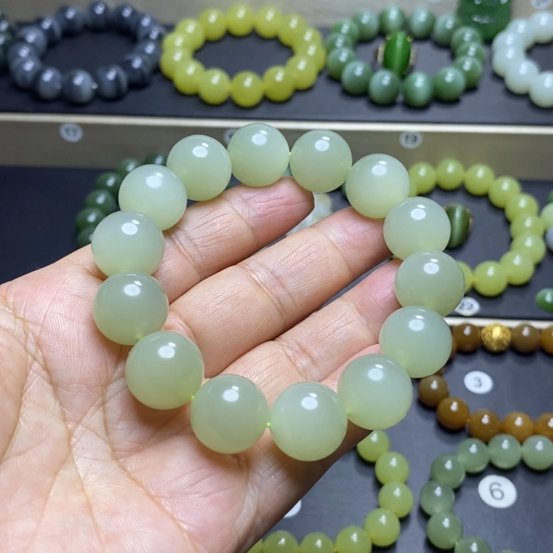 和田玉未镶嵌手串