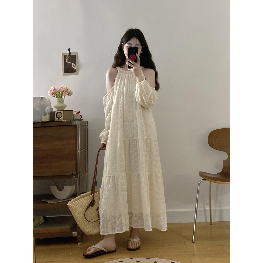 大码2025春夏新款绝美挂脖法式露肩连衣裙茶歇海边度假裙子显瘦