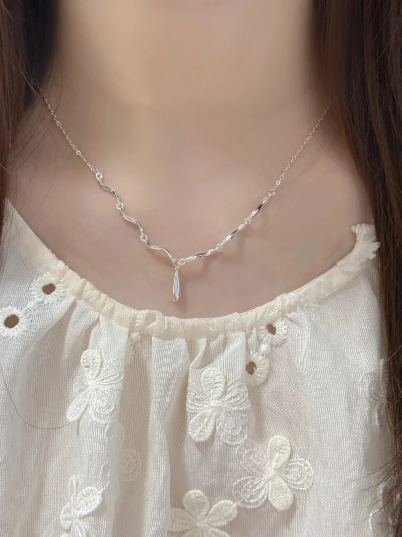 坠链均足银 足银波浪水滴项链吊坠小众设计简约高级感轻奢锁骨链