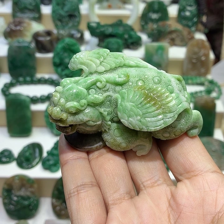 独山玉未镶嵌把件飞天貔貅