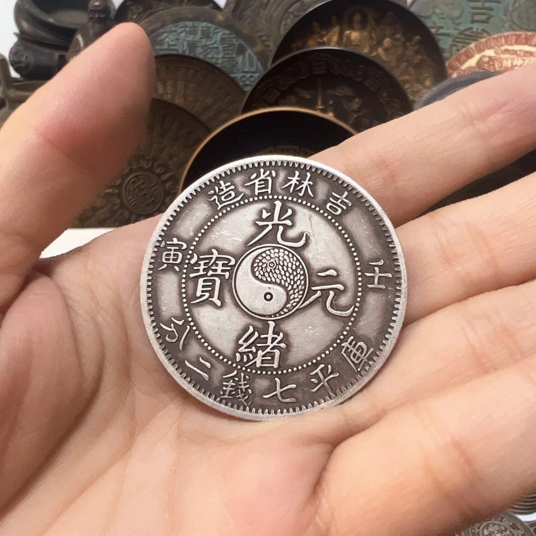 金属复古风格摆件