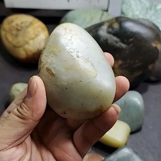 和田玉（糖玉）未镶嵌挂件